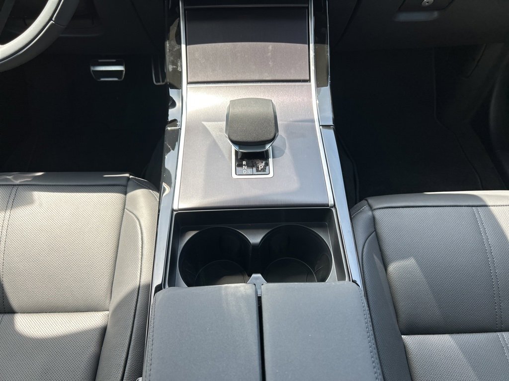 New 2026 Land Rover Range Rover Velar Dynamic SE image 17