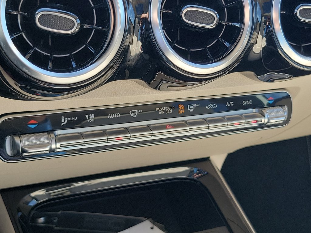 Used 2021 Mercedes-Benz GLB 250 4MATIC image 22