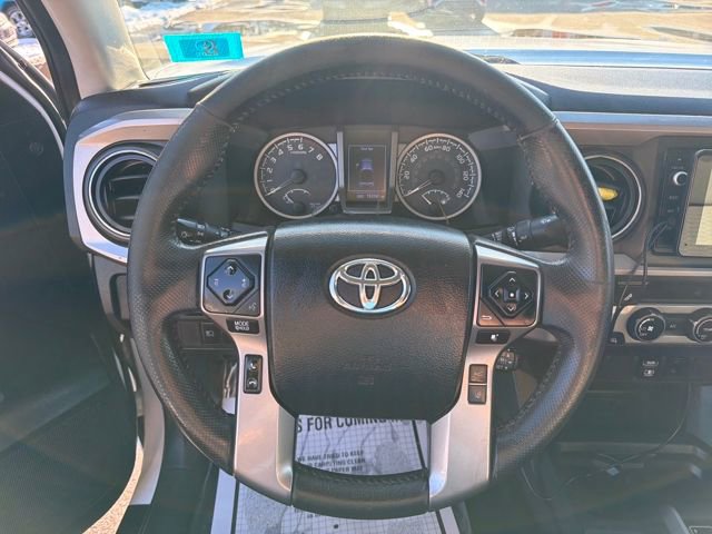 Used 2018 Toyota Tacoma SR5 AWD/4WD image 15