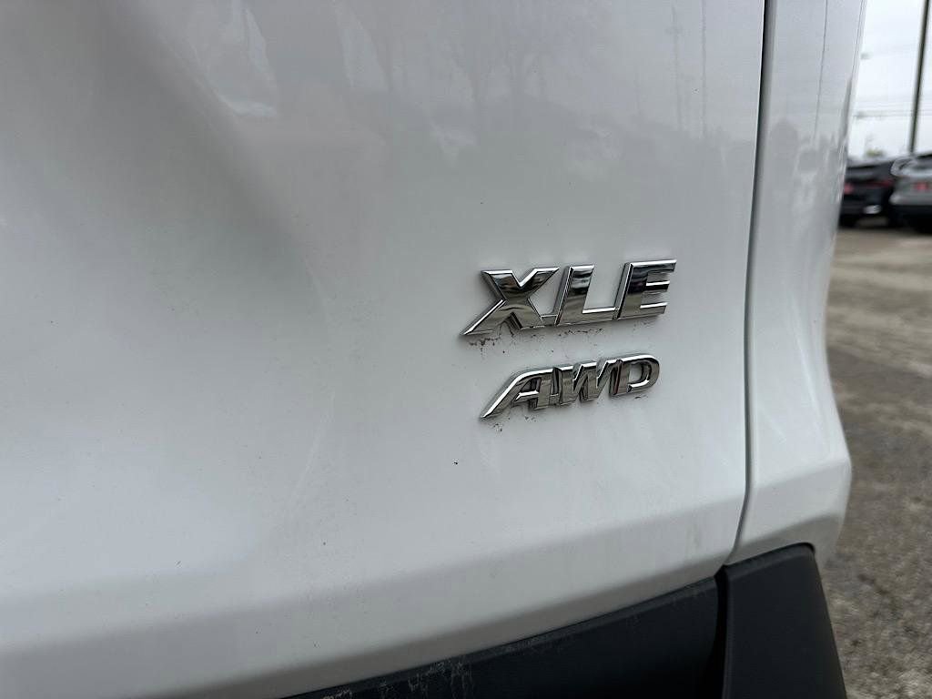 Certified 2025 Toyota RAV4 XLE image 30