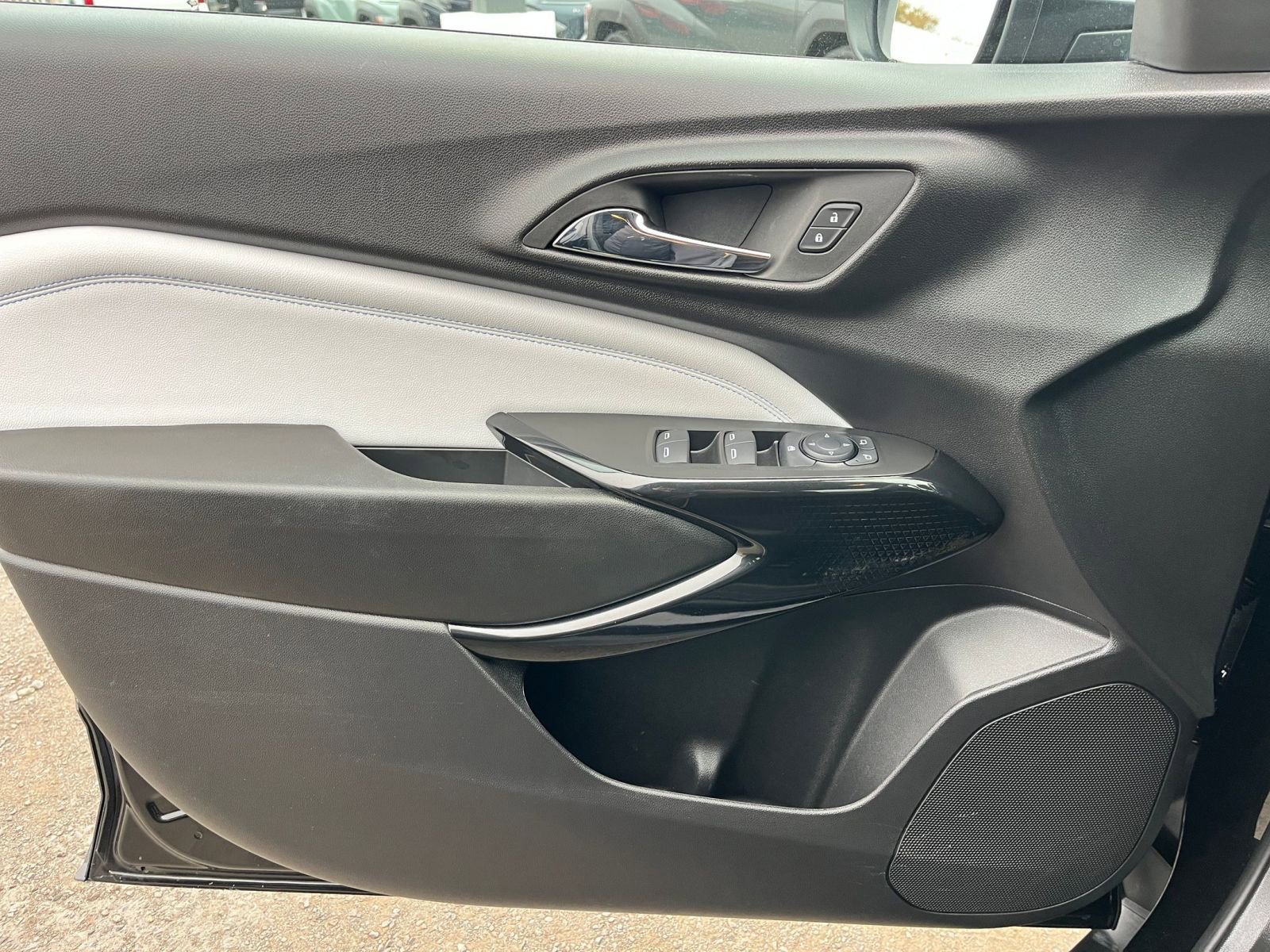 Used 2025 Chevrolet Trax LT image 20