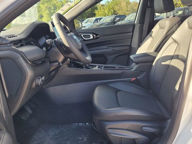 Used 2026 Jeep Compass Latitude image 10