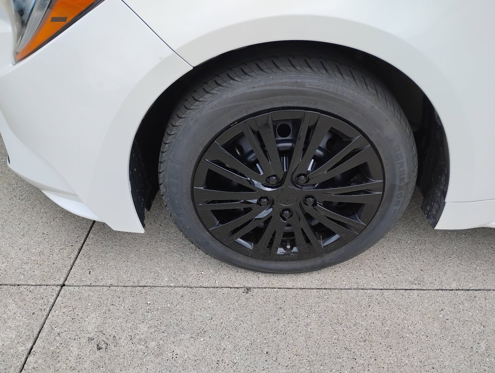 Used 2024 Toyota Corolla LE FWD image 32