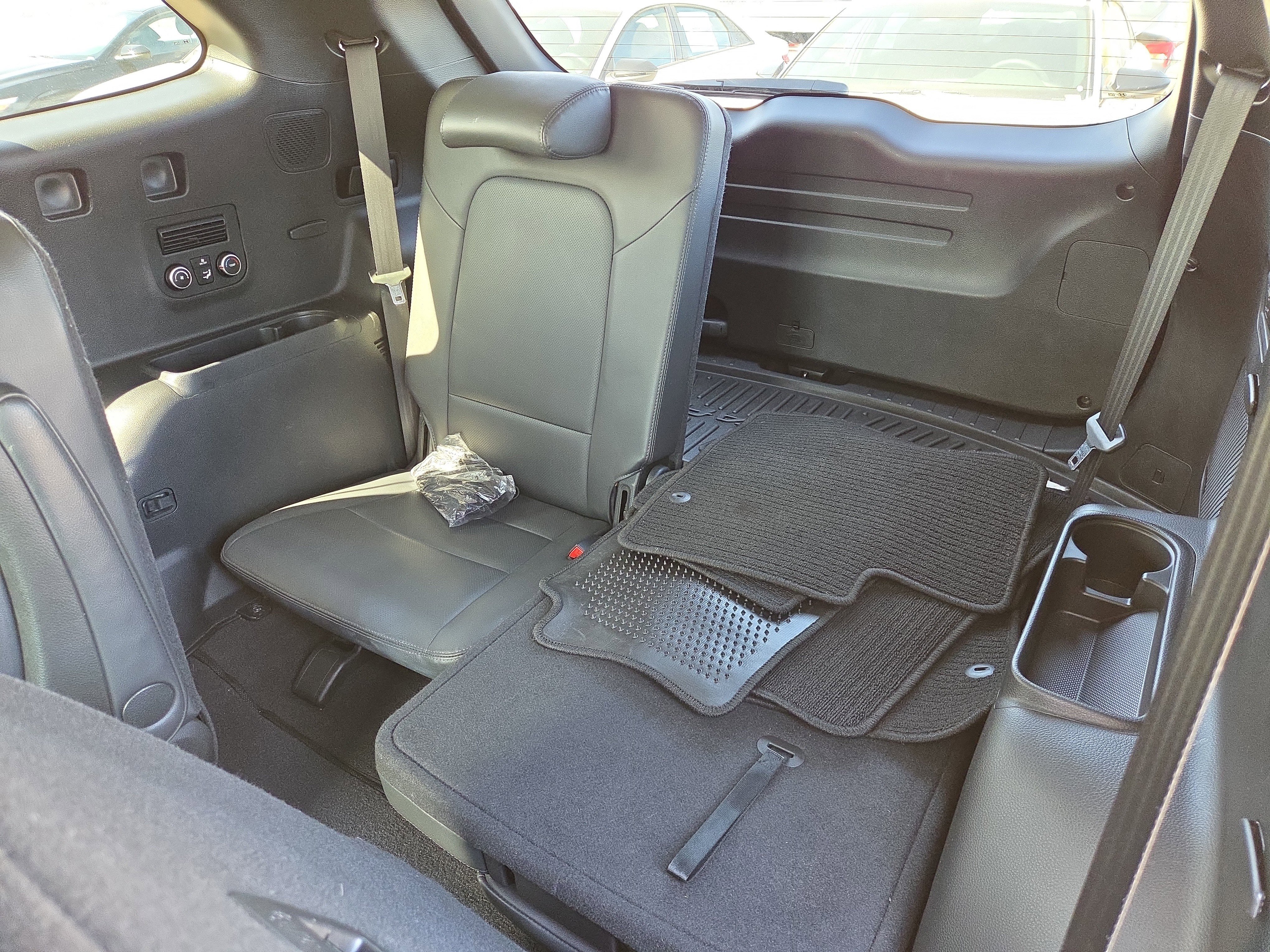 Used 2015 Hyundai Santa Fe Limited w/ Option Group 04 image 9