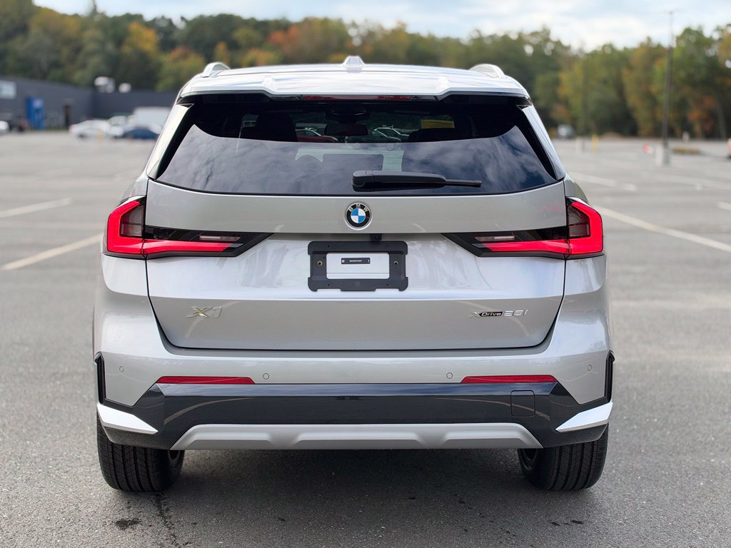 New 2026 BMW X1 xDrive28i w/ Technology Package AWD/4WD image 5