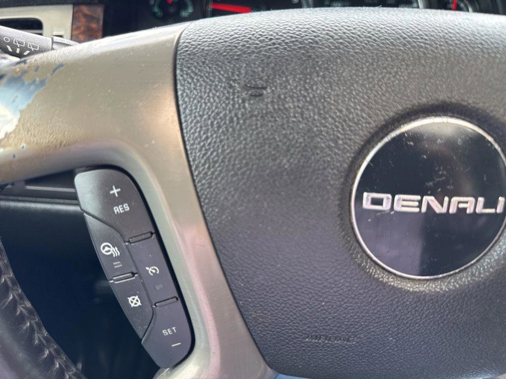 Used 2010 GMC Yukon Denali RWD image 15