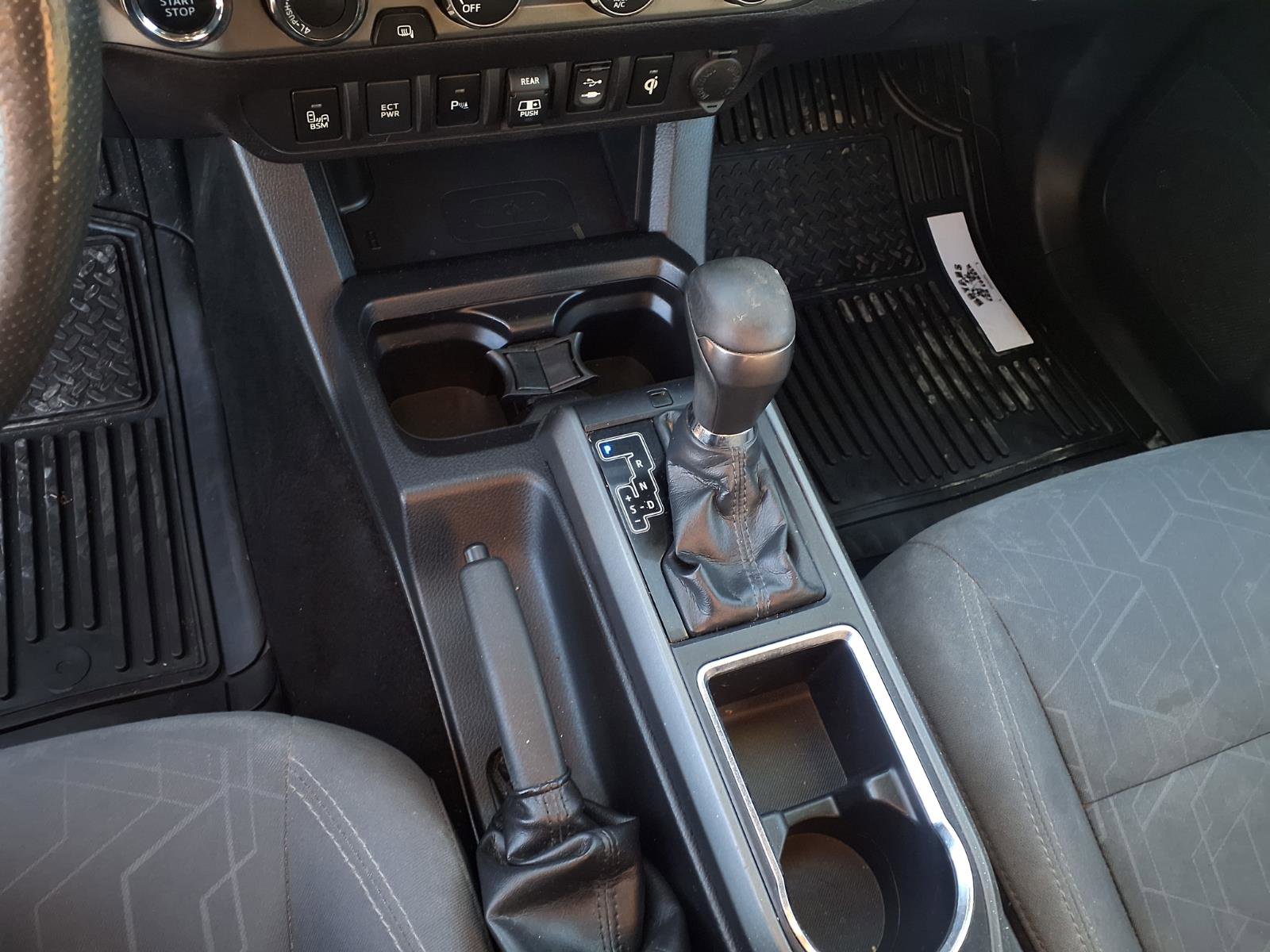 Used 2019 Toyota Tacoma TRD Off-Road w/ Technology Package AWD/4WD image 9