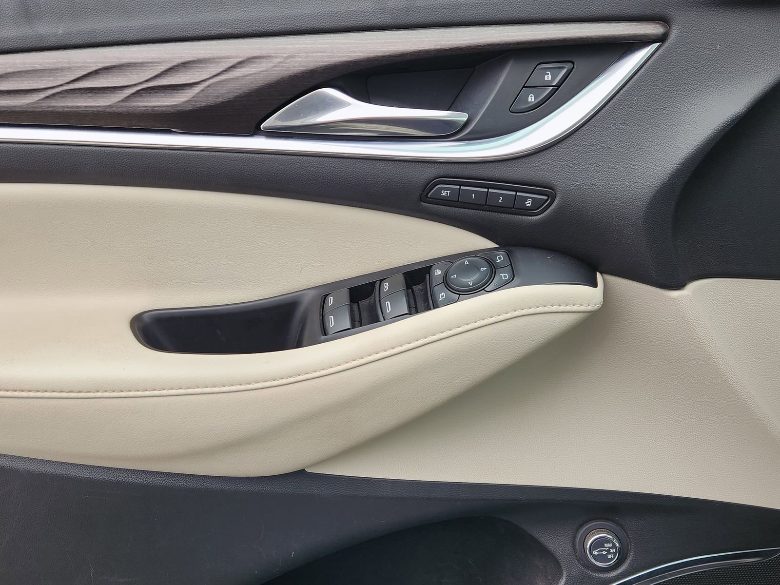 Certified 2024 Buick Enclave Avenir w/ Avenir Technology Package image 26