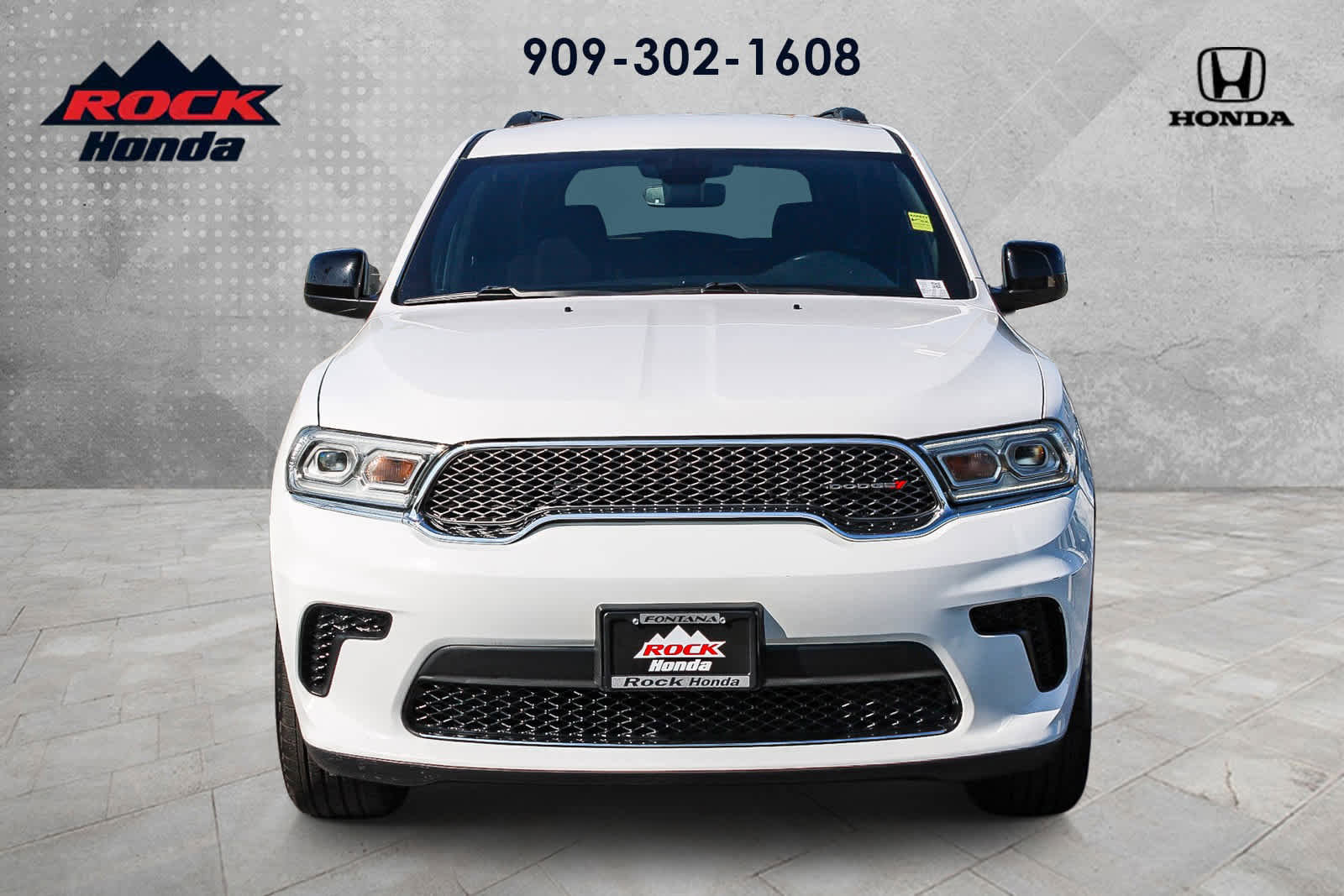 Used 2023 Dodge Durango SXT image 2