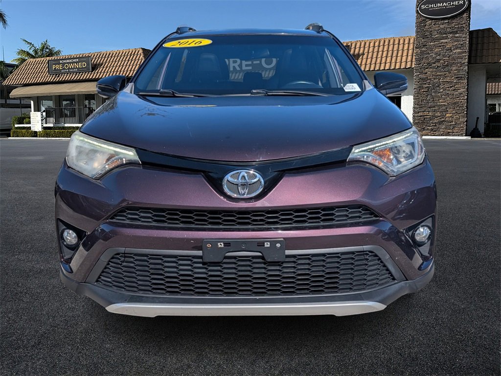 Used 2016 Toyota RAV4 SE image 2