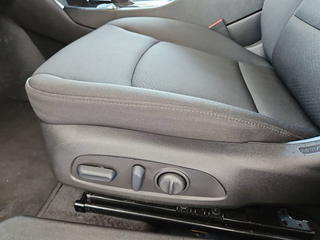 Used 2025 Chevrolet Malibu LT FWD image 22