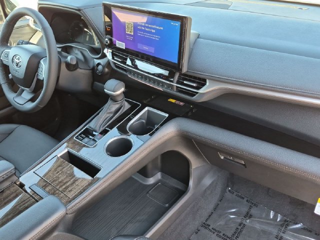 New 2026 Toyota Sienna Platinum AWD/4WD image 30