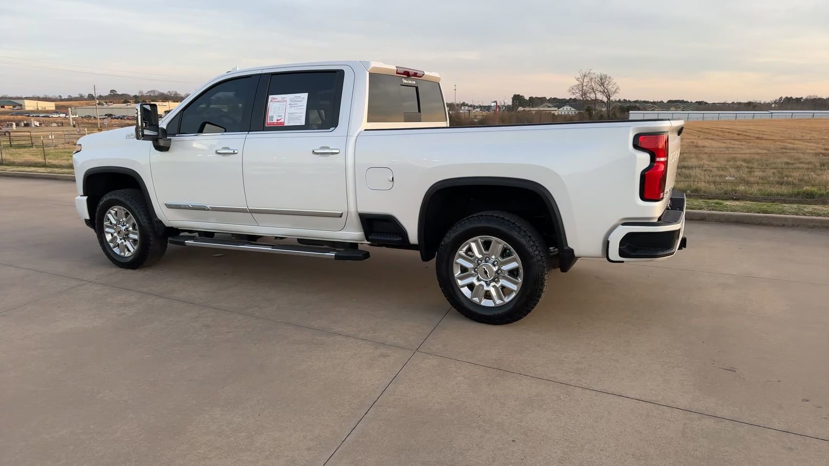 Used 2025 Chevrolet Silverado 2500 High Country w/ High Country Premium Package AWD/4WD image 7