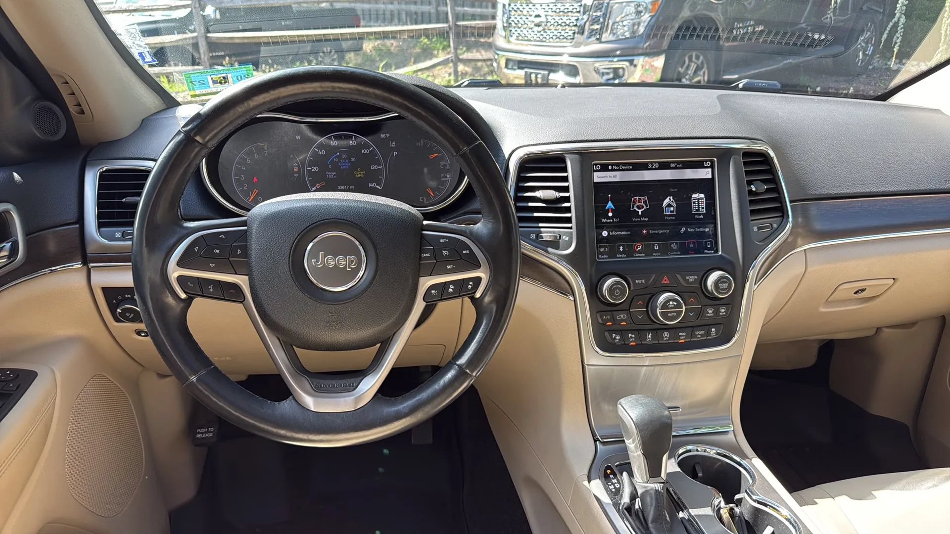 Used 2018 Jeep Grand Cherokee Limited AWD/4WD image 30