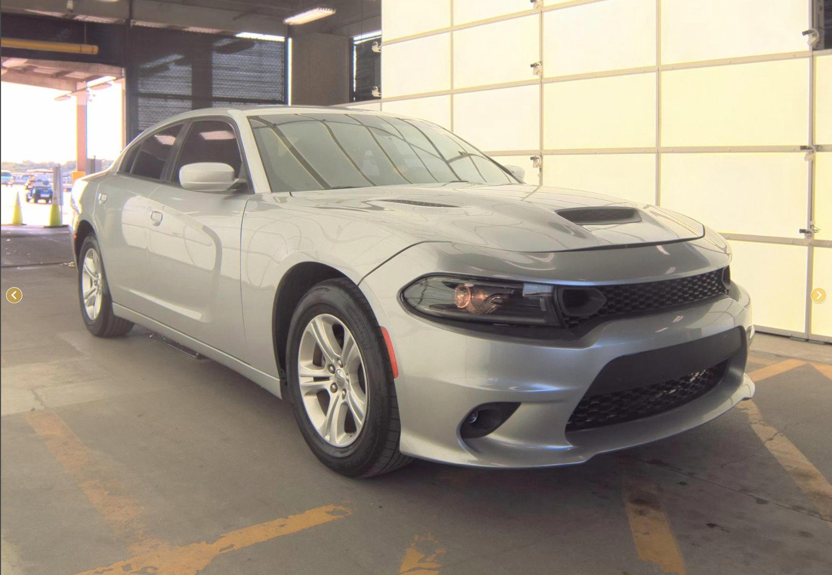 Used 2022 Dodge Charger SXT RWD image 2