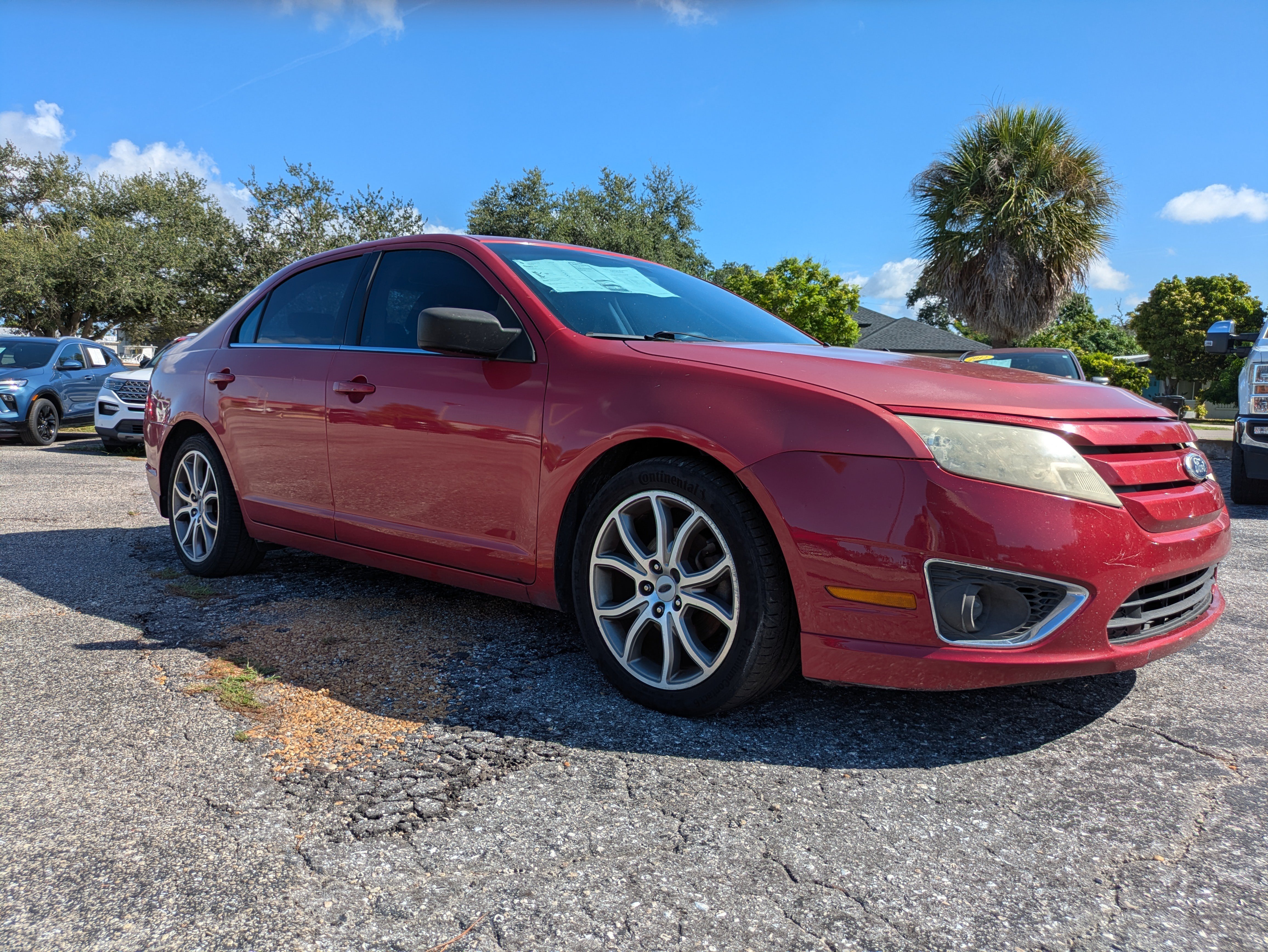 Used 2010 Ford Fusion SE FWD image 2