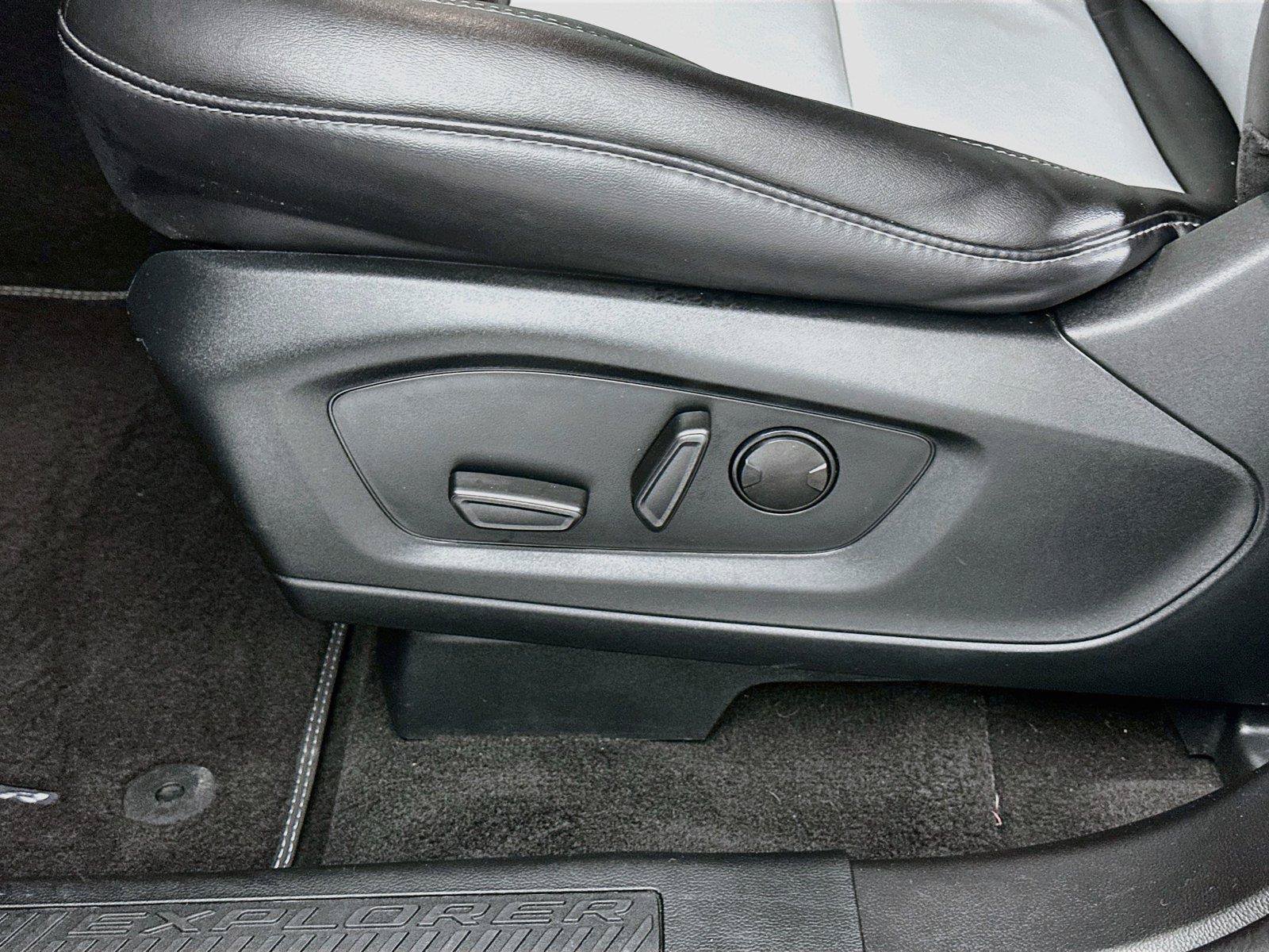 Used 2023 Ford Explorer XLT w/ Equipment Group 202A AWD/4WD image 21