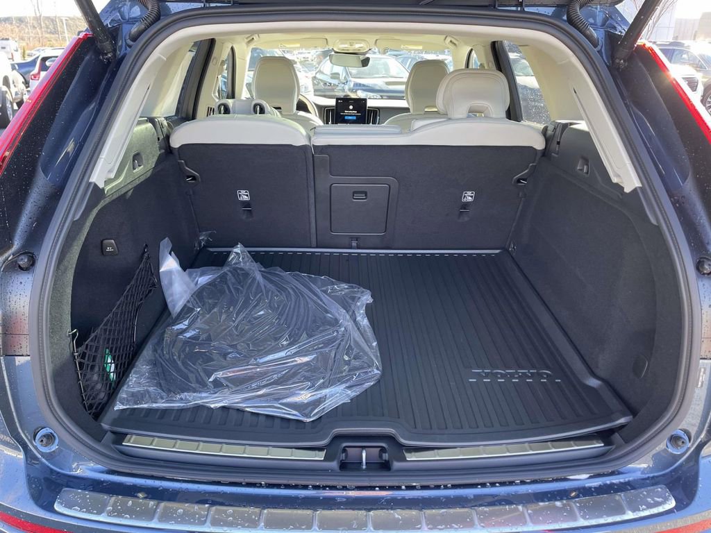 New 2026 Volvo XC60 B5 Ultra w/ Protection Package Premier image 28