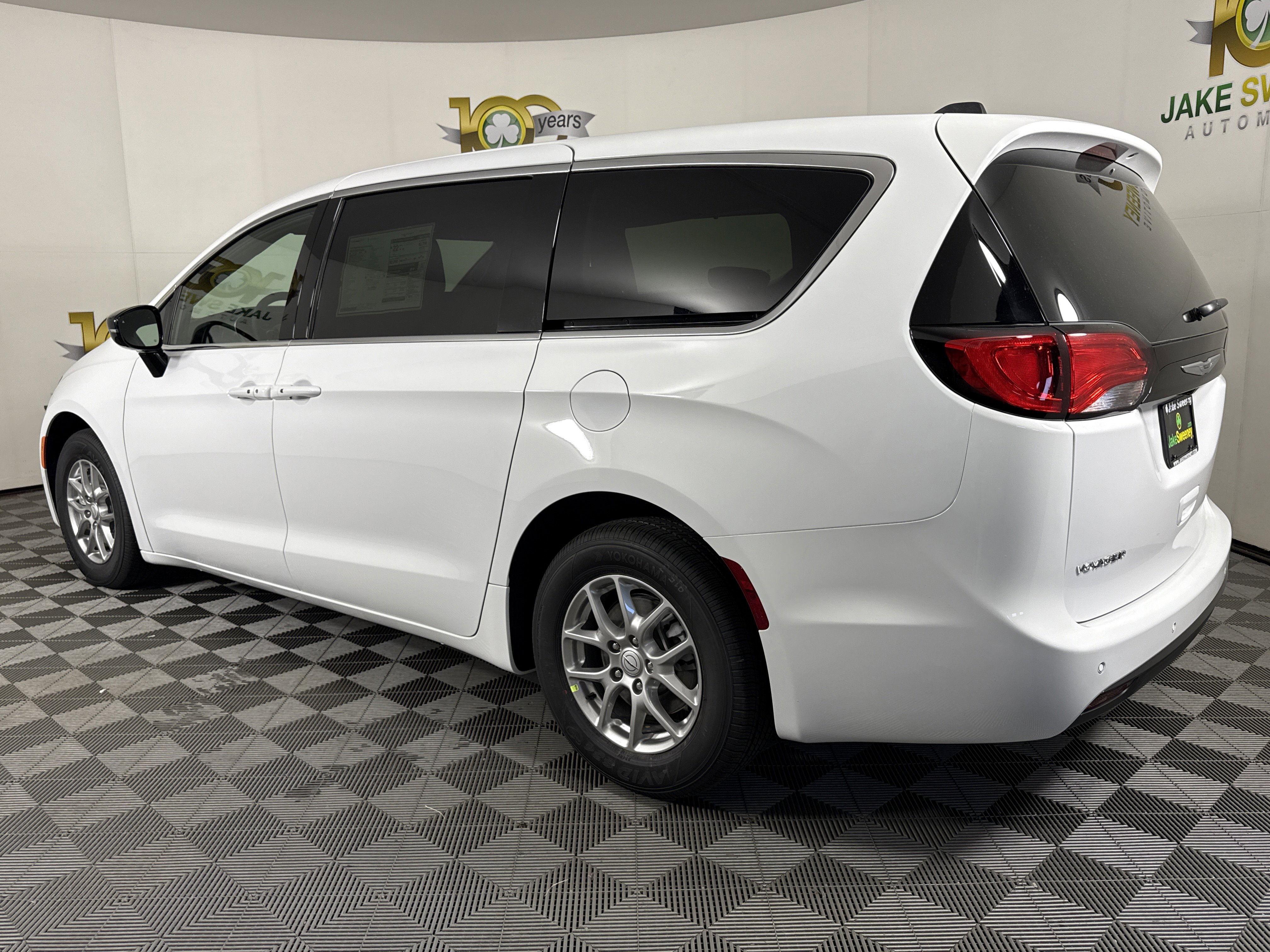 New 2026 Chrysler Voyager LX image 6