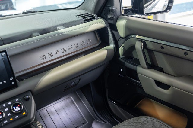 Used 2025 Land Rover Defender 110 AWD/4WD image 48
