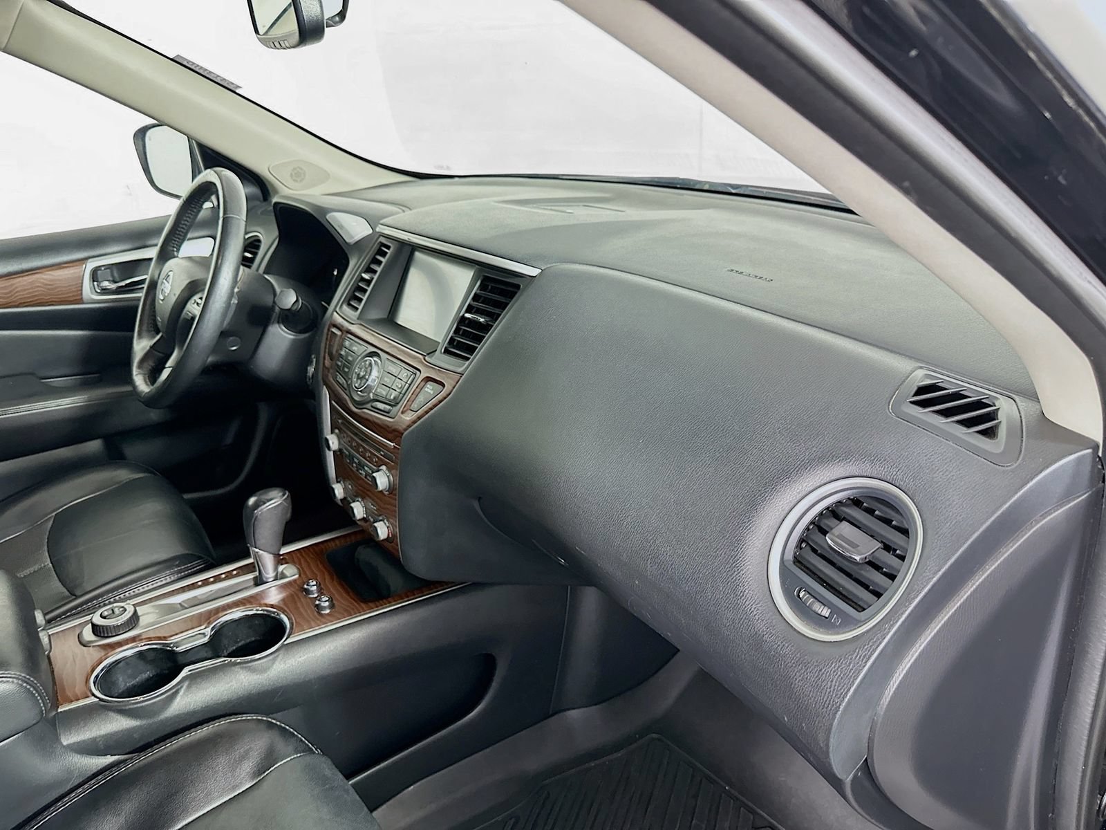 Used 2020 Nissan Pathfinder Platinum AWD/4WD image 31