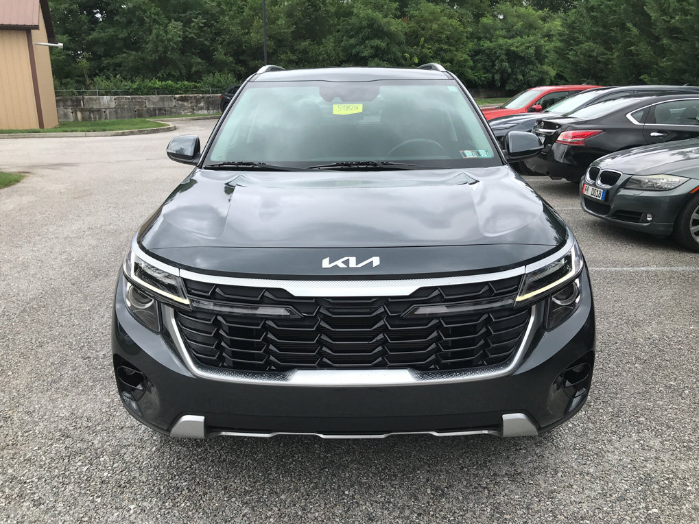 Used 2024 Kia Seltos EX FWD image 3
