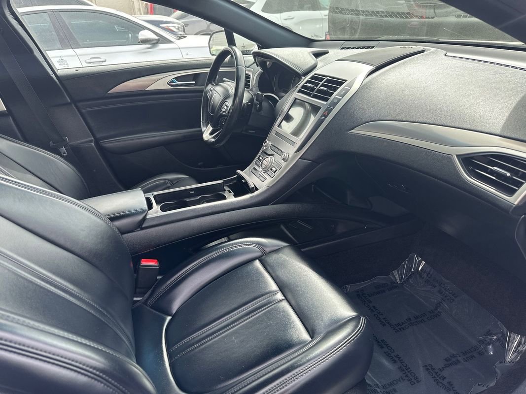 Used 2019 Lincoln MKZ Premiere image 32