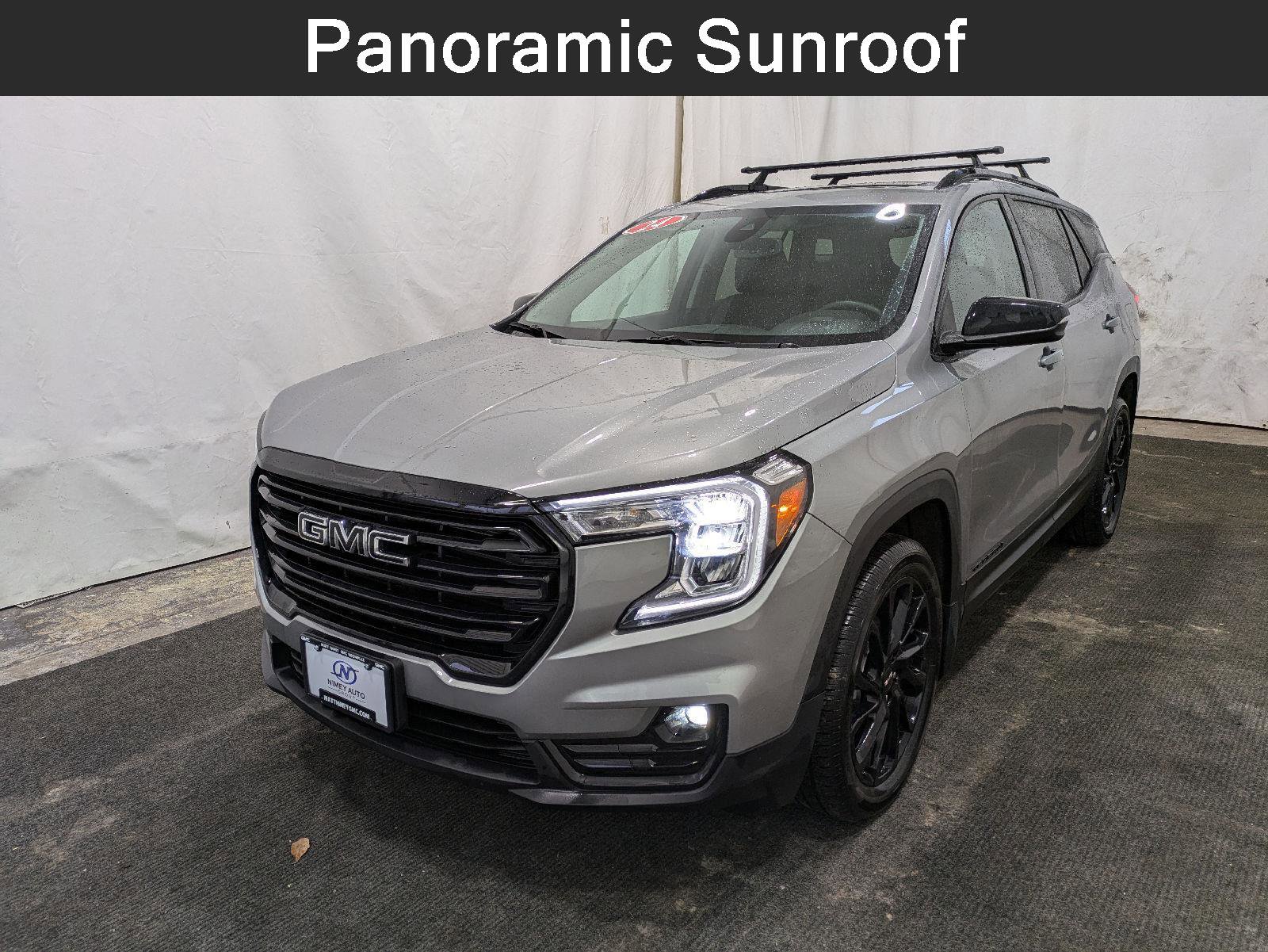 Used 2024 GMC Terrain SLT w/ Infotainment Package II image 1