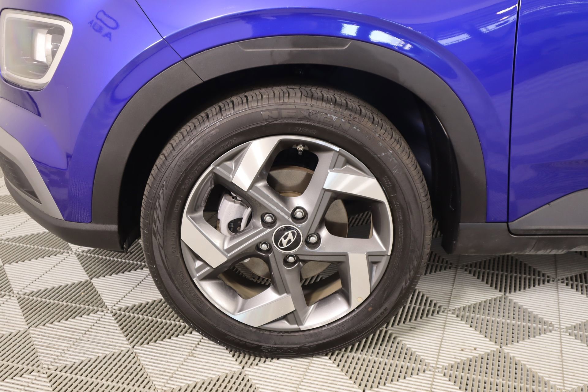 Used 2025 Hyundai Venue SEL image 16