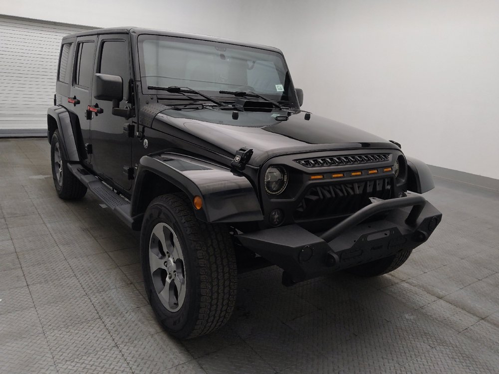 Used 2017 Jeep Wrangler Unlimited Sahara w/ Connectivity Group AWD/4WD image 13