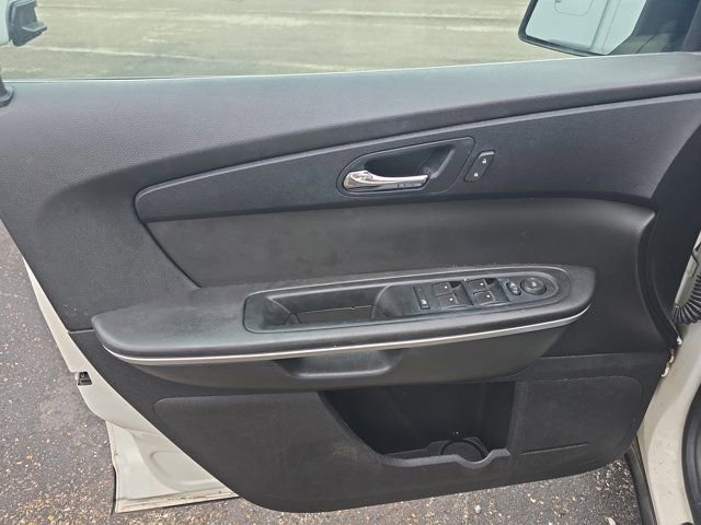 Used 2010 GMC Acadia SLE image 12