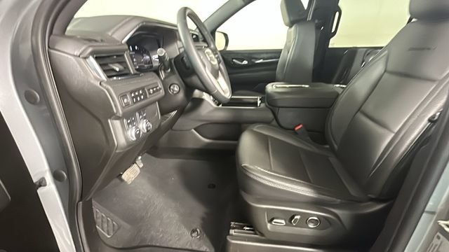 Used 2023 GMC Yukon Denali AWD/4WD image 11