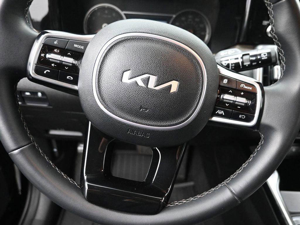 Used 2023 Kia Sorento S image 18