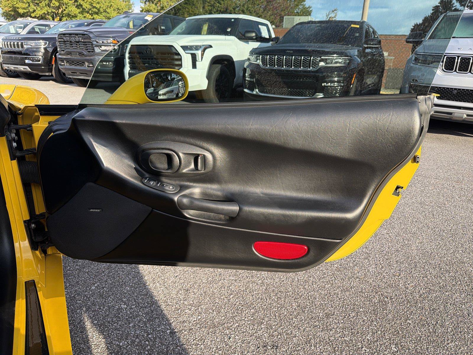Used 2001 Chevrolet Corvette Coupe w/ Preferred Equipment Group2 RWD image 13