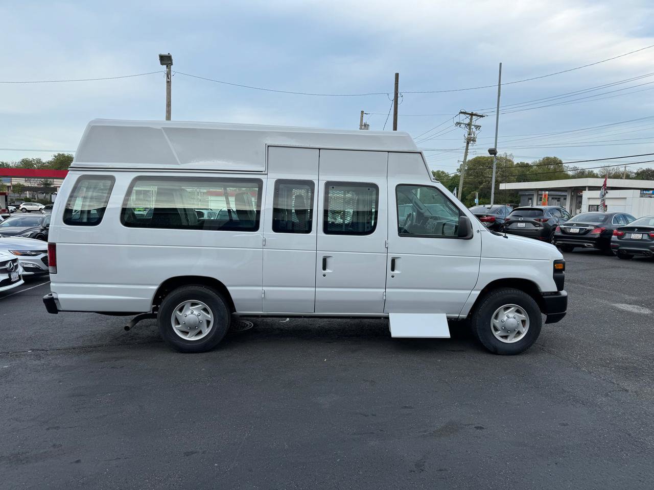 Used 2009 Ford E-250 and Econoline 250 Extended RWD image 4