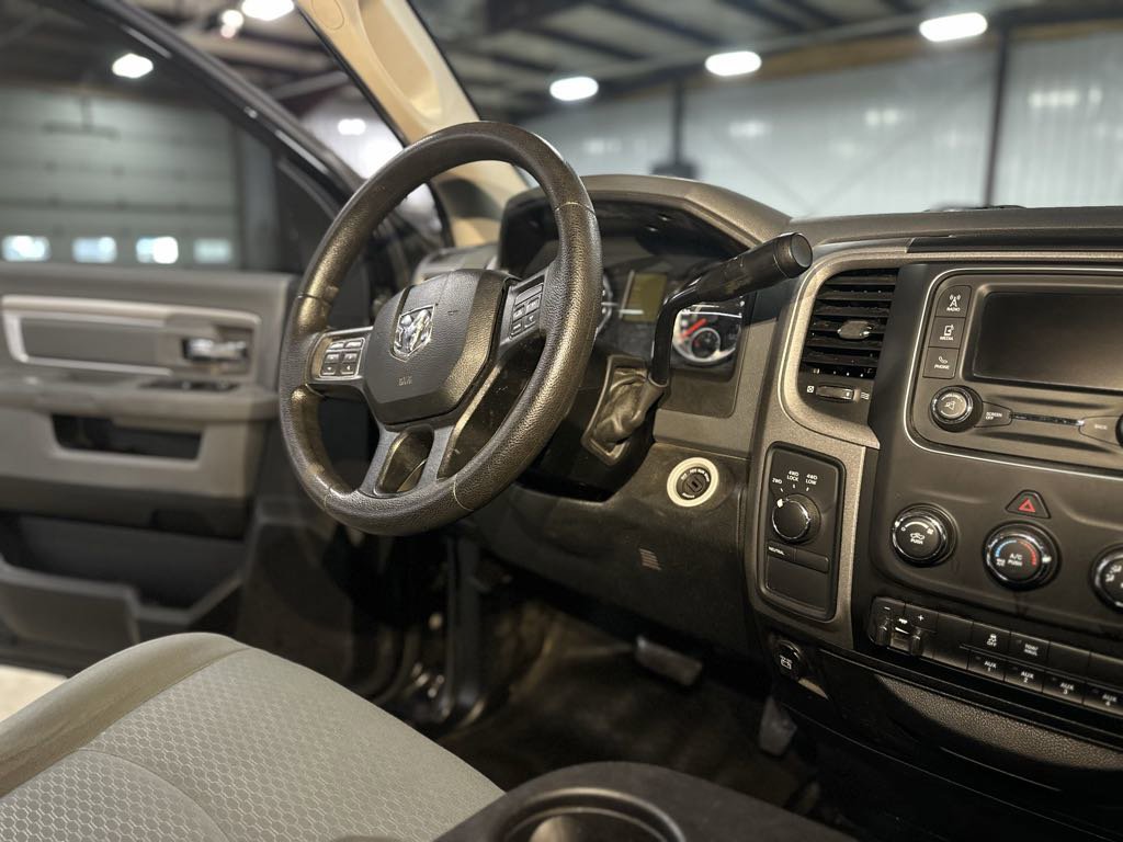 Used 2015 RAM 3500 Tradesman w/ Power & Remote Entry Group image 19