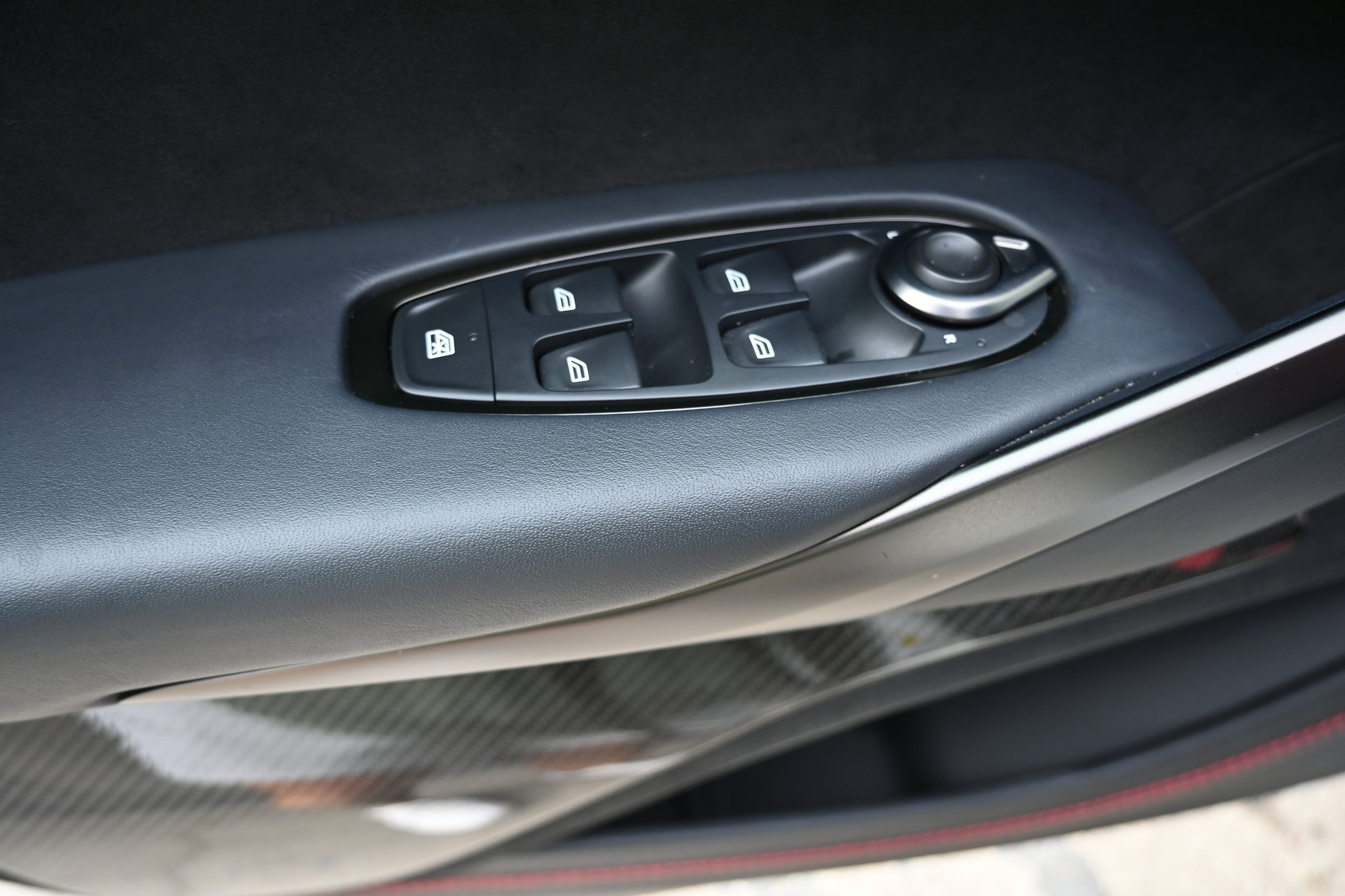 Used 2022 Aston Martin DBX AWD/4WD image 44