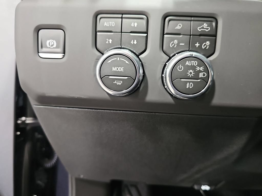 New 2026 GMC Sierra 3500 AT4 w/ AT4 Premium Plus Package AWD/4WD image 26