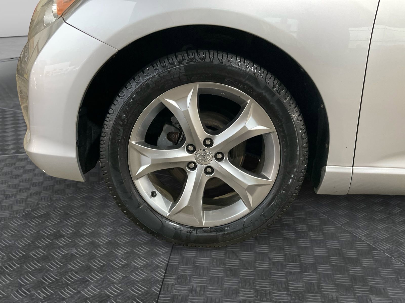 Used 2010 Toyota Venza AWD image 14