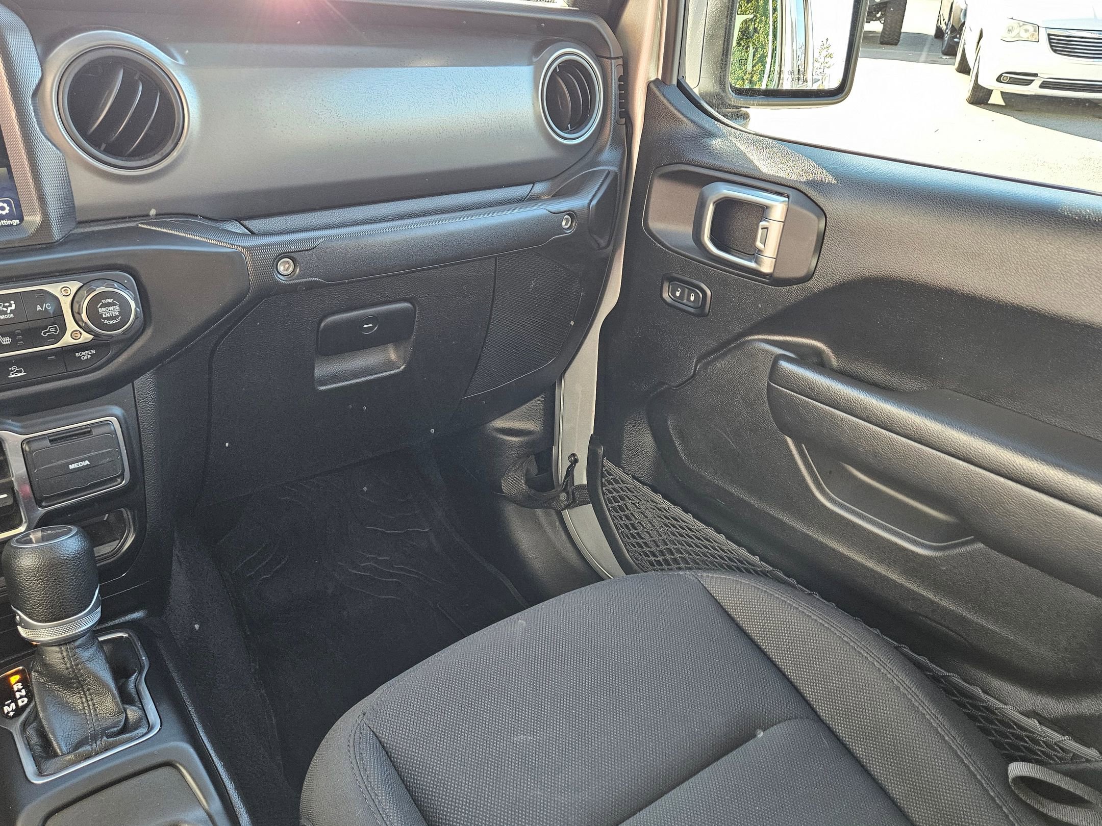 Used 2023 Jeep Gladiator Willys image 11