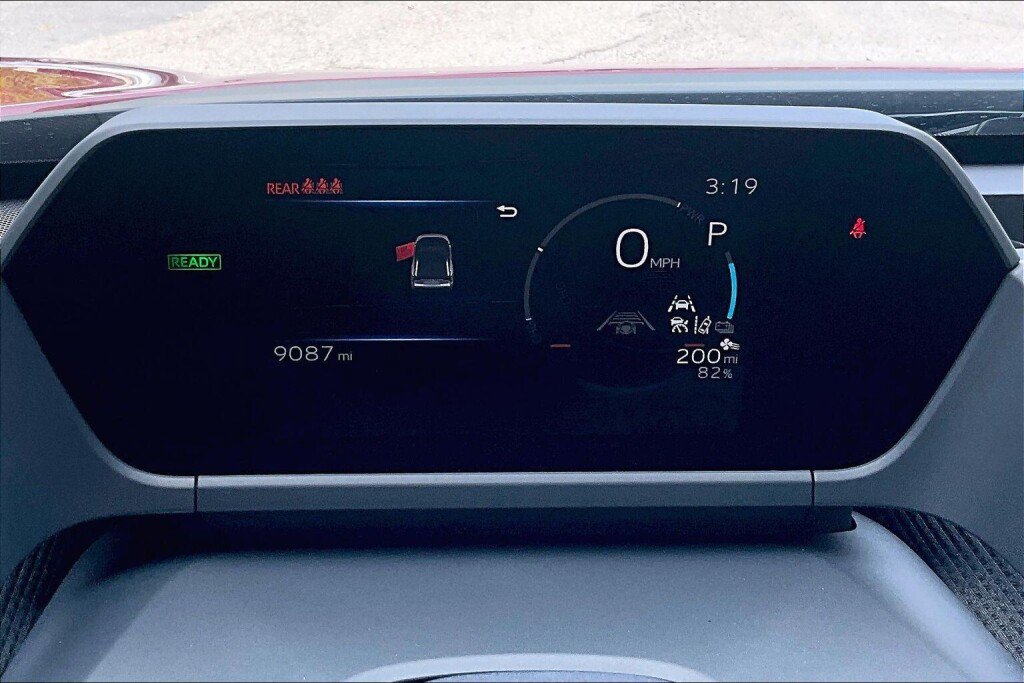 Certified 2025 Subaru Solterra AWD/4WD image 8