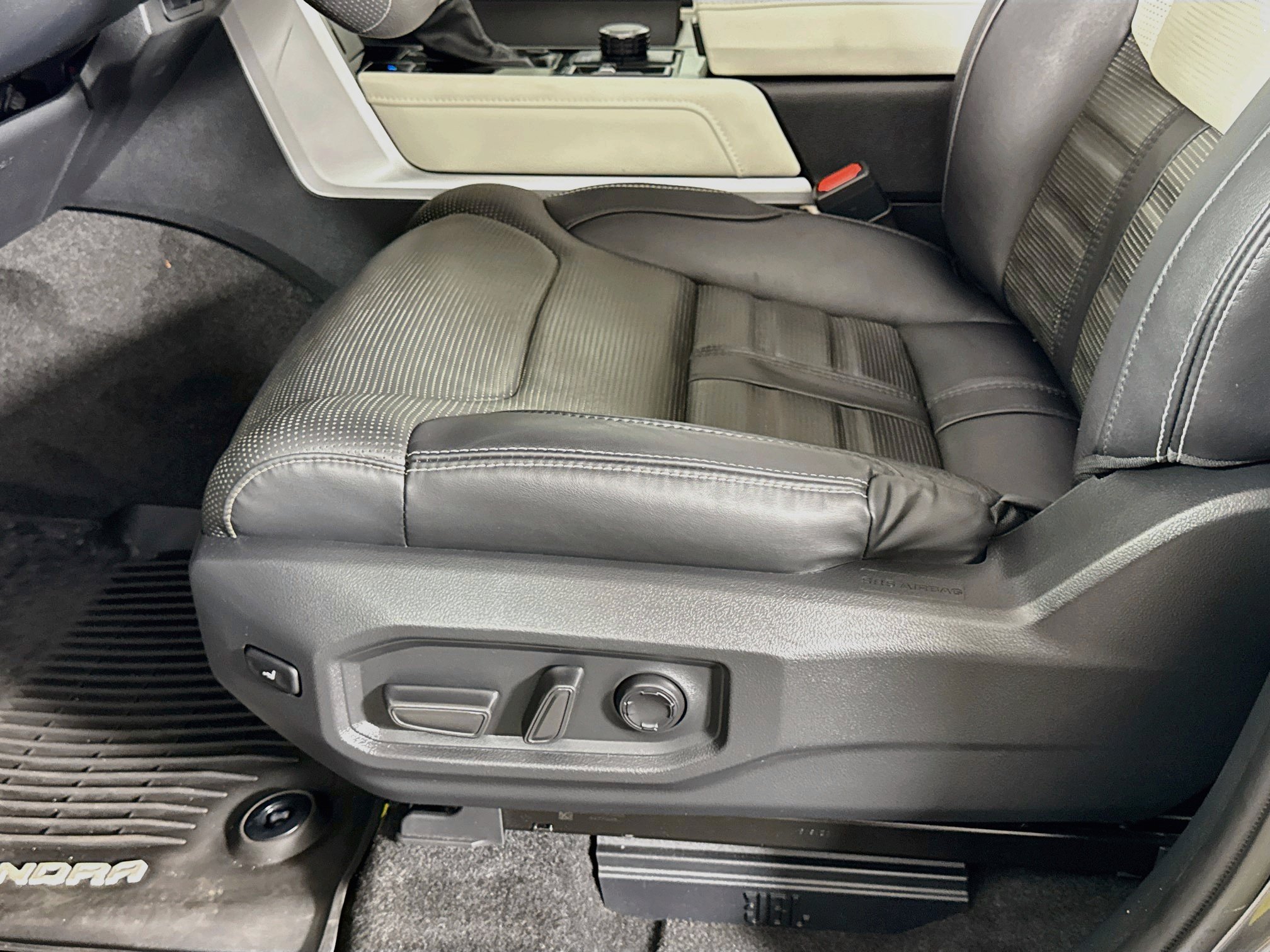 Used 2023 Toyota Tundra Capstone AWD/4WD image 21