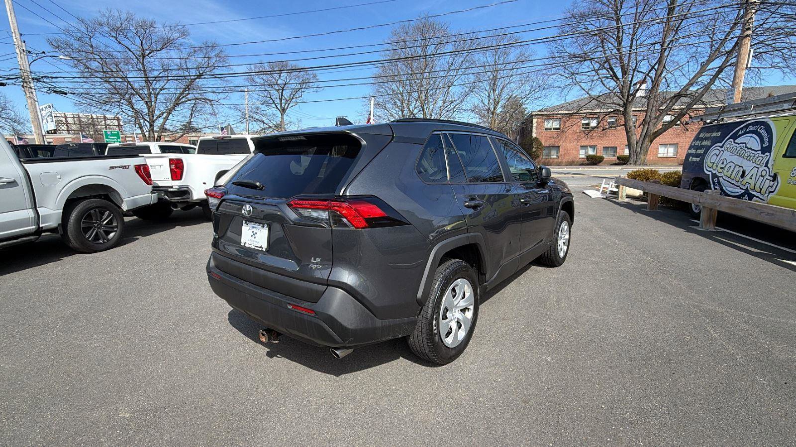 Used 2019 Toyota RAV4 LE image 7