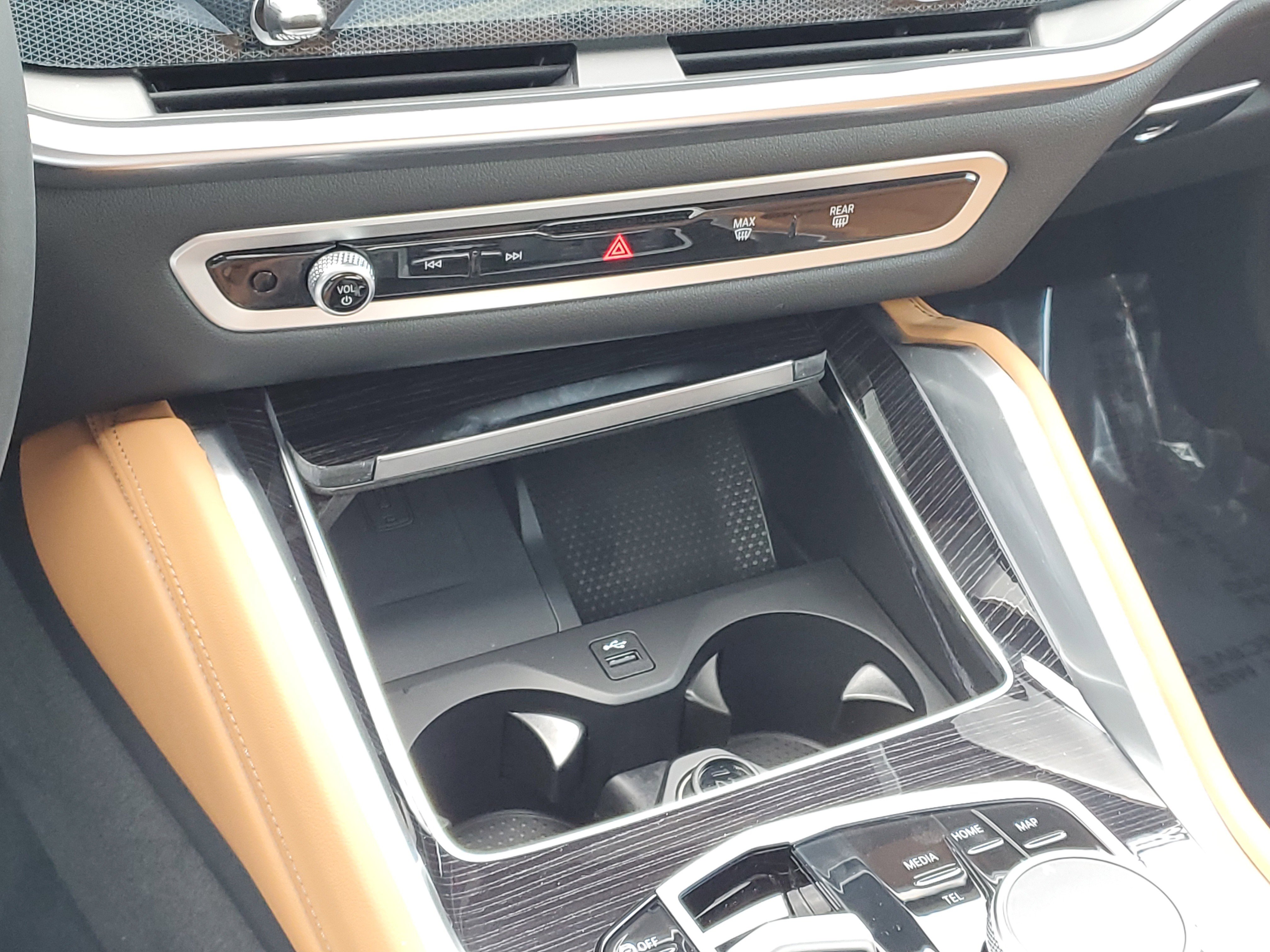 Certified 2026 BMW X6 xDrive40i w/ Climate Comfort Package AWD/4WD image 19