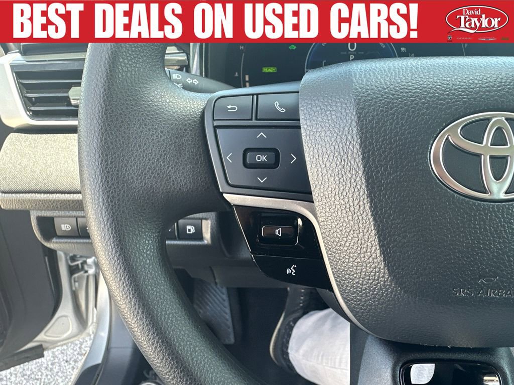 Used 2025 Toyota Camry LE FWD image 14