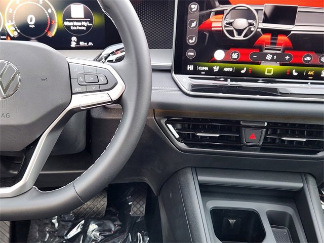 New 2025 Volkswagen Tiguan SE image 27