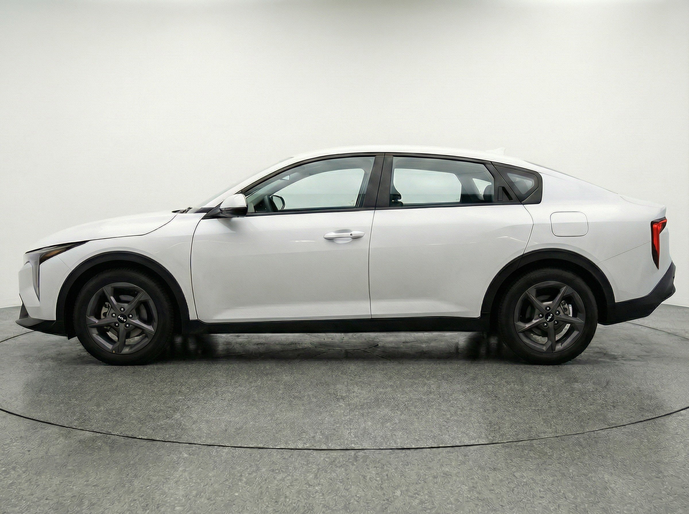 Used 2025 Kia K4 FWD image 5