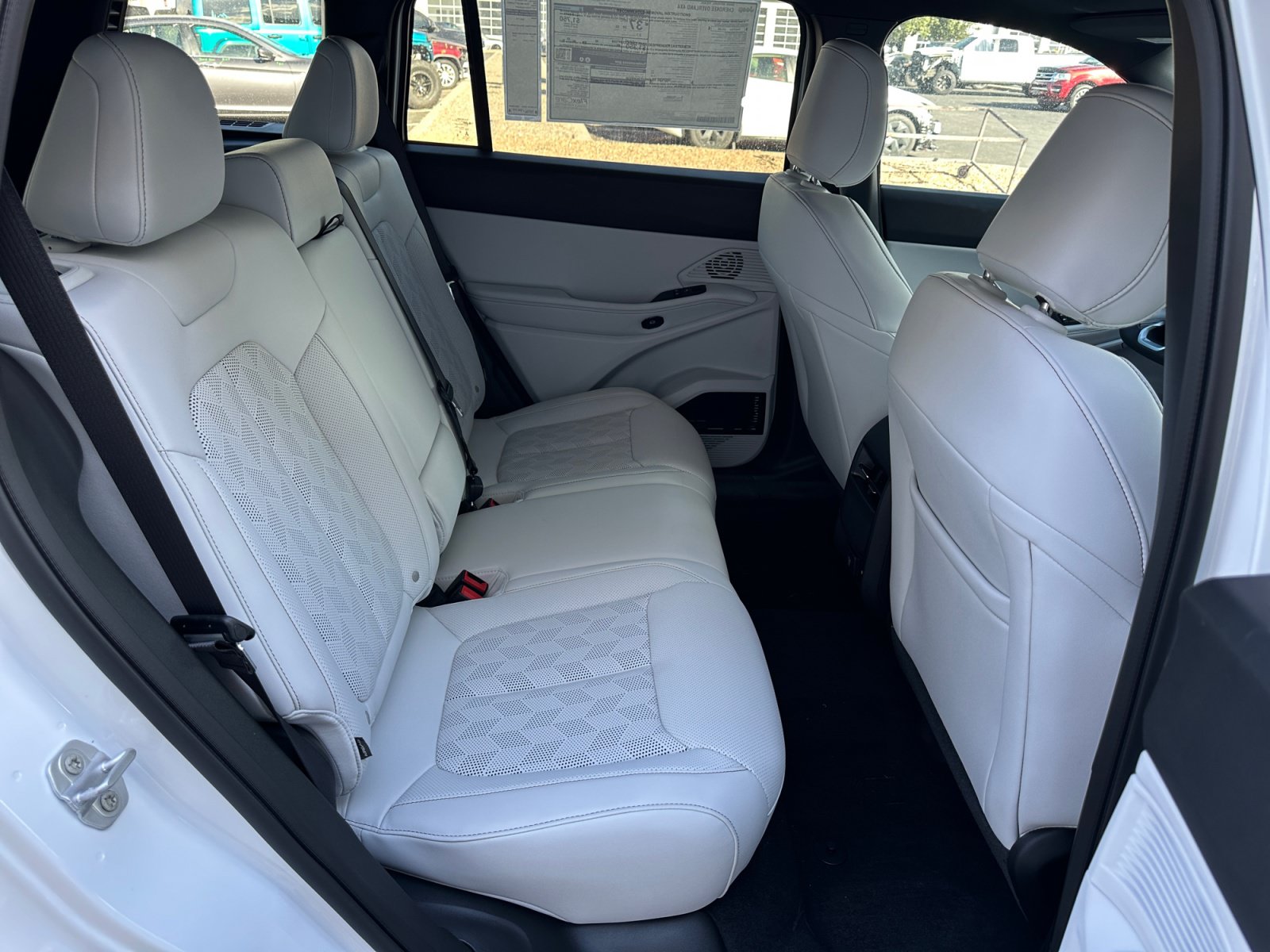 New 2026 Jeep Cherokee Overland AWD/4WD image 27