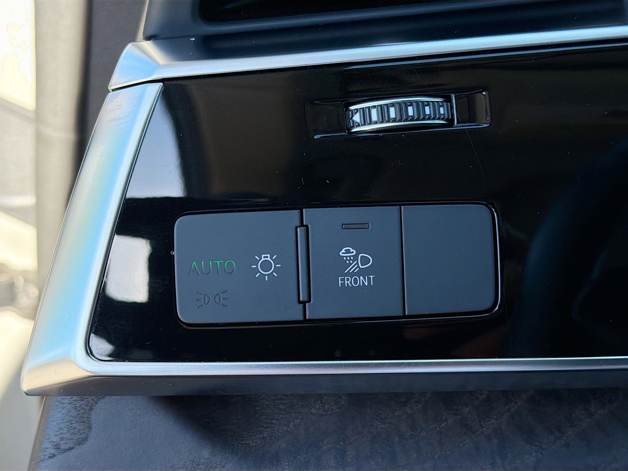 Used 2022 Audi Q8 Premium w/ Convenience Package image 36