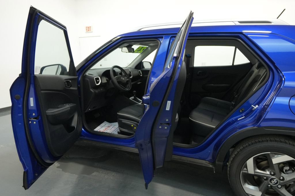 New 2025 Hyundai Venue Limited image 24